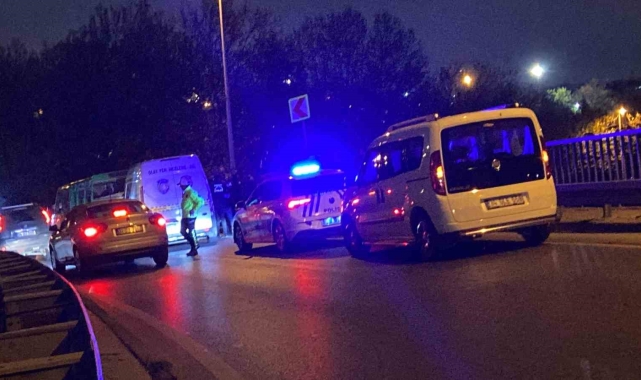 Eyüpsultan'daki feci kazada virajı alamayan motosiklet bariyere çarptı: 1 ölü, 1 yaralı
