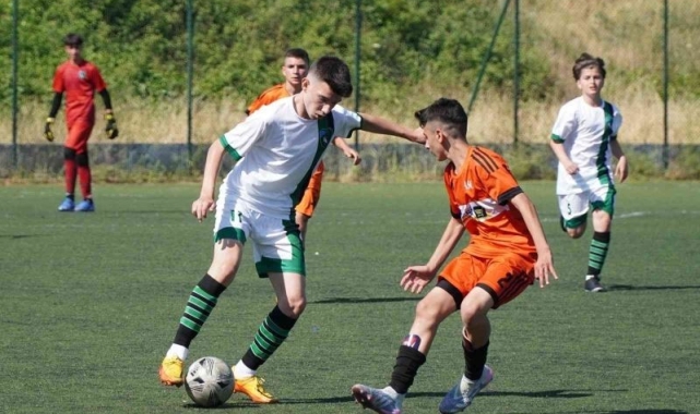Futbolda yarı final heyecanı Denizli'de yaşanacak
