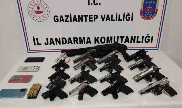 Gaziantep'te 18 adet ruhsatsız silah ele geçirildi