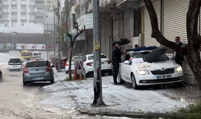 Gaziantep'te sağanak ve dolu yağışı etkili oluyor