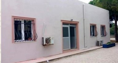 Gelibolu Adliyesi'nin de bulunduğu bina depreme dayanıksız olduğu gerekçesiyle tahliye edildi