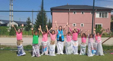 Gönüllerince eğlendiler halat çektiler, çuvalla koştular