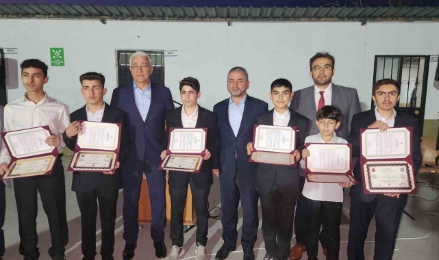 Hafızlık eğitimi tamamlayıp belgelerini aldılar