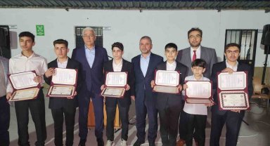 Hafızlık eğitimi tamamlayıp belgelerini aldılar