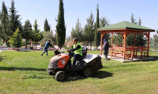 Haliliye'de parklar yaza hazırlanıyor