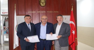 Havza Belediye Başkanı İkiz, mazbatasını aldı