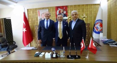 Hisarcık Belediyesinde devir teslim töreni düzenlendi