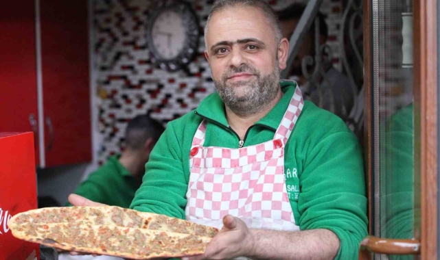 İftar sofralarının vazgeçilmez lezzeti: Etli ekmek