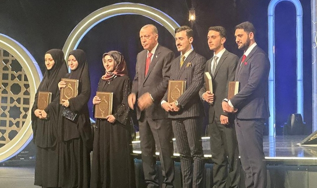 İlahiyat Fakültesi öğrencileri, Atatürk Üniversitesine Türkiye birinciliği ve ikinciliği getirdi