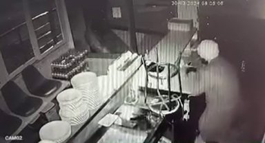 İş yerindeki hırsızlık anı kameralara yansıdı
