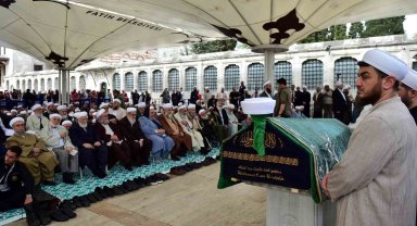 İsmailağa Cemaati lideri Hasan Kılıç son yolculuğuna uğurlandı