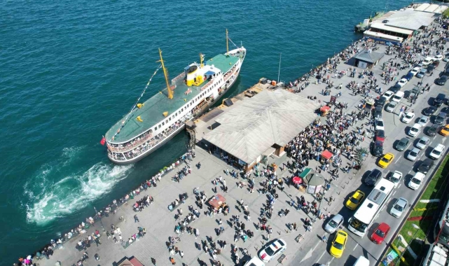İstanbul'da bayramda vapur sırası yoğunluğu