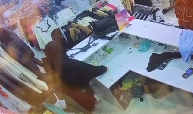İstanbul'da hırsızlık anları kamerada: Biri oyun konsolu, biri çanta diğeri bisiklet çaldı