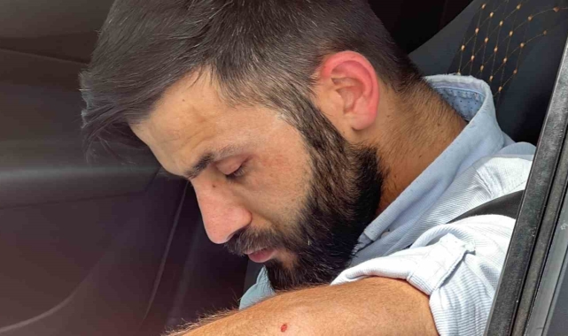 İstanbul'da kaza sonrası "sızan taksici" kamerada: Uyuyakalan taksici polisi duyunca kaçtı