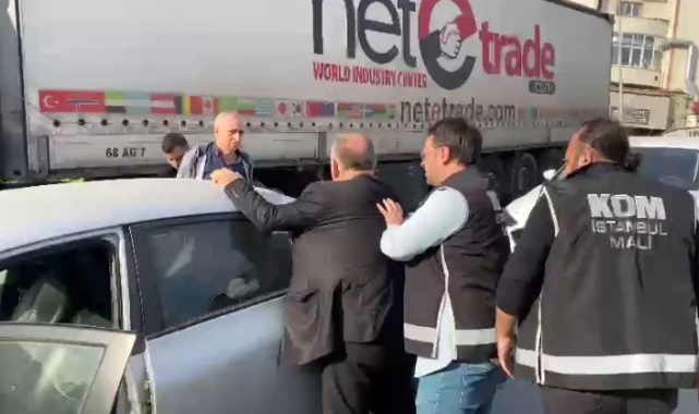 İstanbul'da vergi dairesinde rüşvet alan gelir uzmanı ve memur tutuklandı