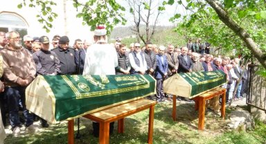 İstanbul'daki yangında hayatını kaybeden baba ve oğlu son yolculuğuna uğurlandı