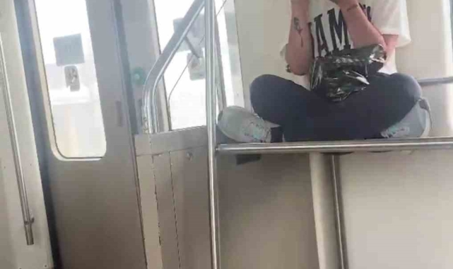 İZBAN'da uyuşturucu kullanan genç kız adli kontrolle serbest