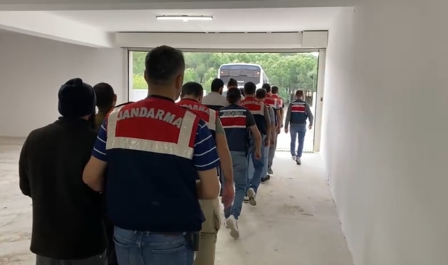 İzmir'de DEAŞ operasyonu: 8 tutuklama