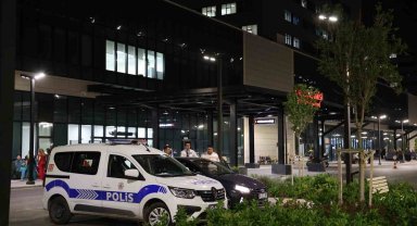 İzmir'de doktor ve sağlık çalışanları kendilerini odaya kilitledi, tehdit şüphelisi tutuklandı