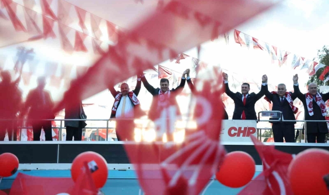 İzmirliler 20 yıldır büyükşehirde AK Parti'yi seçmiyor