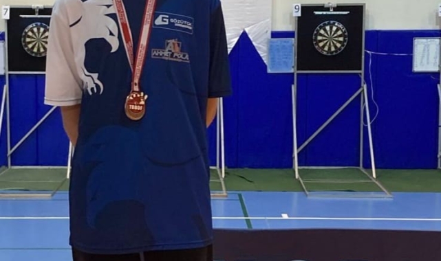 İznik'li dart sporcusu Toprak Aras milli takımda