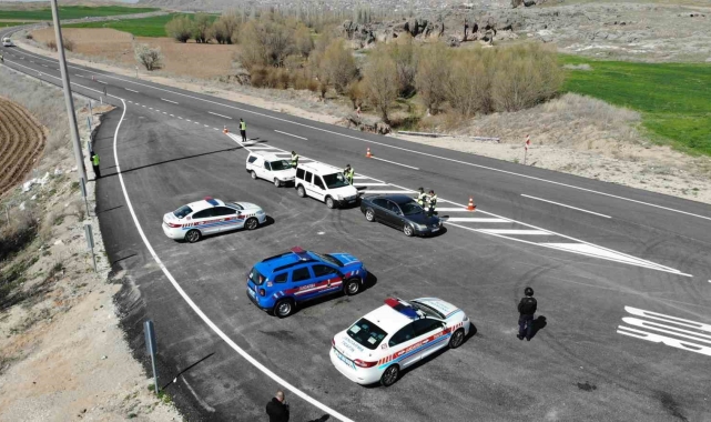 Jandarma ekipleri bayramda da denetimde