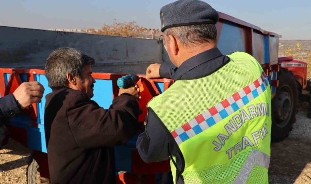 Jandarmadan traktör sürücülerine trafik güvenliği eğitimi