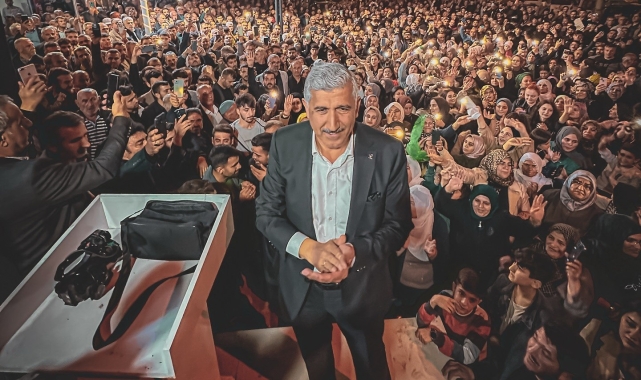 Kahta'da AK Parti'nin adayı Mehmet Can Hallaç belediye başkanı seçildi