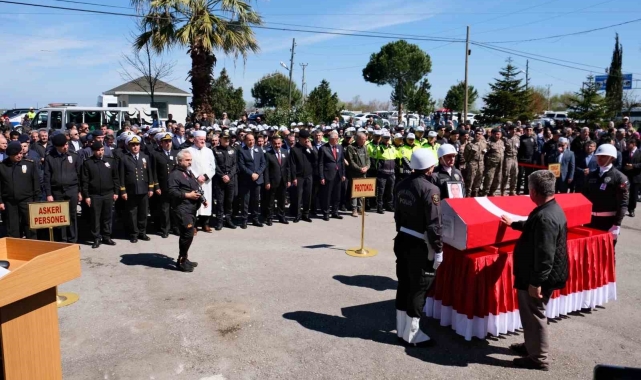 Kalp krizinden ölen polis memuru son yolculuğuna uğurlandı