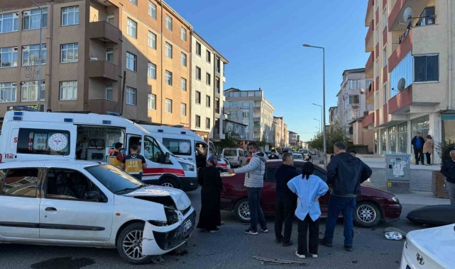 Kapaklı'da bayram günü kaza: 13 yaralı
