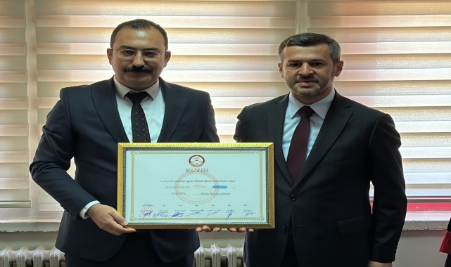 Karabük Belediye Başkanı Özkan Çetinkaya, mazbatasını aldı