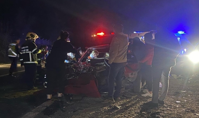 Karabük'te iki otomobil çarpıştı, 2 kişi yaralandı