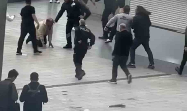 Kartal&#039;da Adliye önünde aileler birbirine girdi