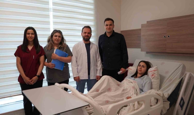 Kasık ağrısı şikayetiyle hastaneye başvurdu, 60 binde bir görülen gebelik yaşadığını öğrendi