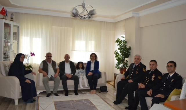 Kaymakam Can bayramda şehit ve gazi ailelerini yalnız bırakmadı