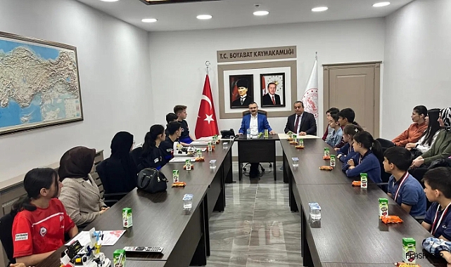 KAYMAKAM YILMAZ BAŞARILI ÖĞRENCİLERİ MİSAFİR ETTİ!