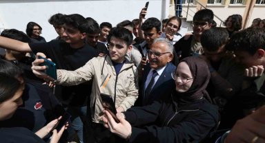 Kayseri Büyükşehir'den 18 milyon TL'lik eğitim desteği