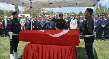 Kazada şehit olan polis memuru toprağa verildi