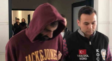 Kendilerini polis ve savcı olarak tanıtıp 1 milyon 260 bin TL dolandırdılar