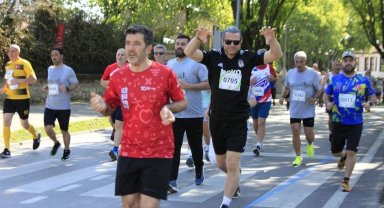 Kocaelili atletler Bursa'dan kupa ile döndü