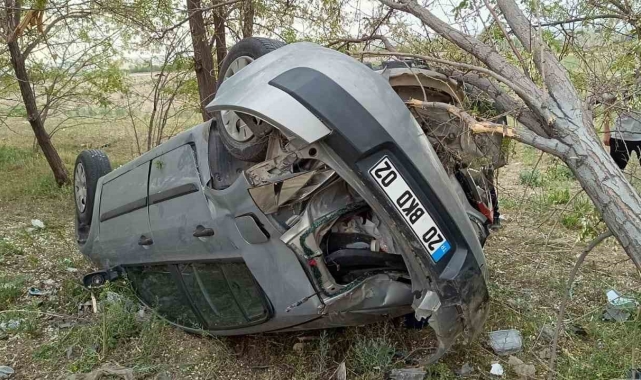 Konya'da lastiği patlayan otomobil takla attı: 4 yaralı