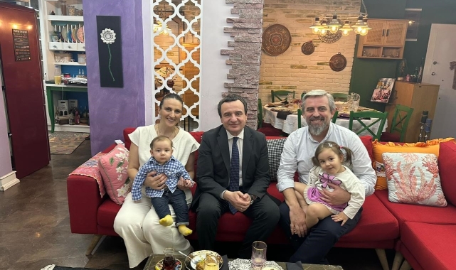 Kosova Başbakanı Kurti, Türk milletvekilinin evinde iftar sofrasına konuk oldu