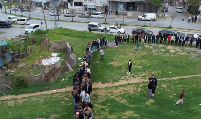 Köylerindeki asırlık bayram sabahı geleneğini İstanbul'da da sürdürüyorlar