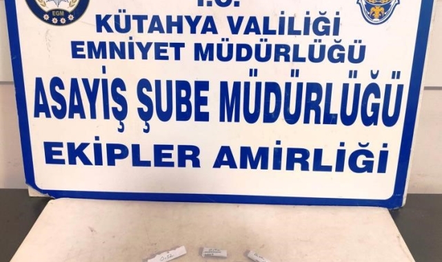 Kütahya'da şüpheli şahsın üzerinde uyuşturucu ele geçirildi