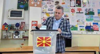 Kuzey Makedonya halkı cumhurbaşkanlığı seçimi için sandık başında