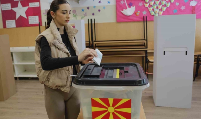 Kuzey Makedonya'da cumhurbaşkanlığı seçimi 2. tura kaldı