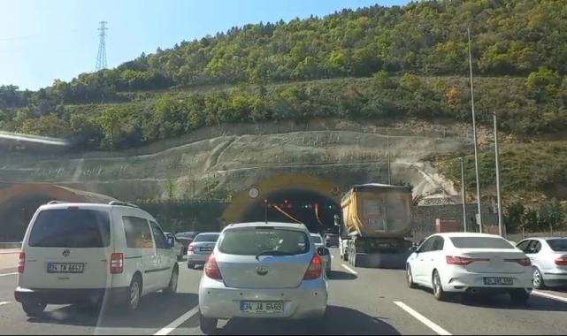 Kuzey Marmara Otoyolu'nda meydana gelen kaza trafiği felç etti