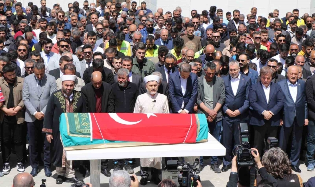 Maden işçisi son yolculuğuna uğurlandı
