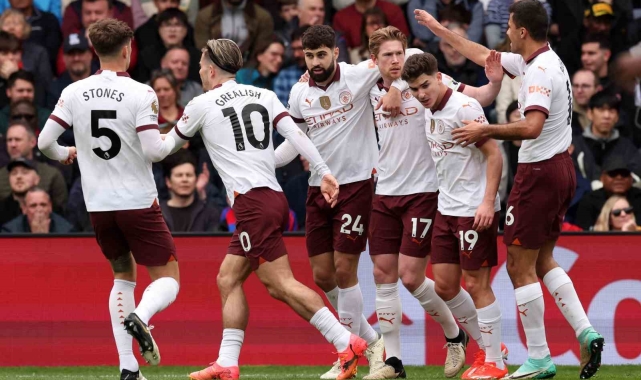 Manchester City, zirve takibini sürdürdü