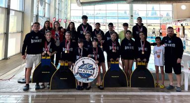 Manisa'da Okul Sporları Su Altı Sporları Paletli Yüzme Yarışmaları tamamlandı